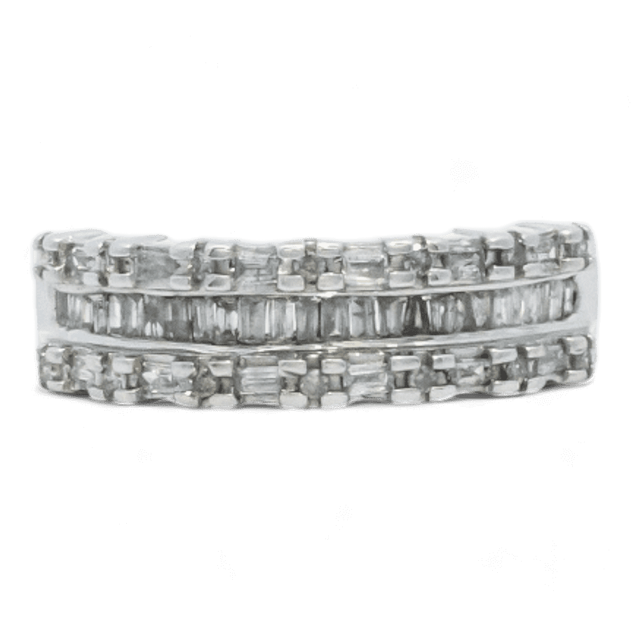  18k White Gold Ring with 0.86 Carats of Diamonds