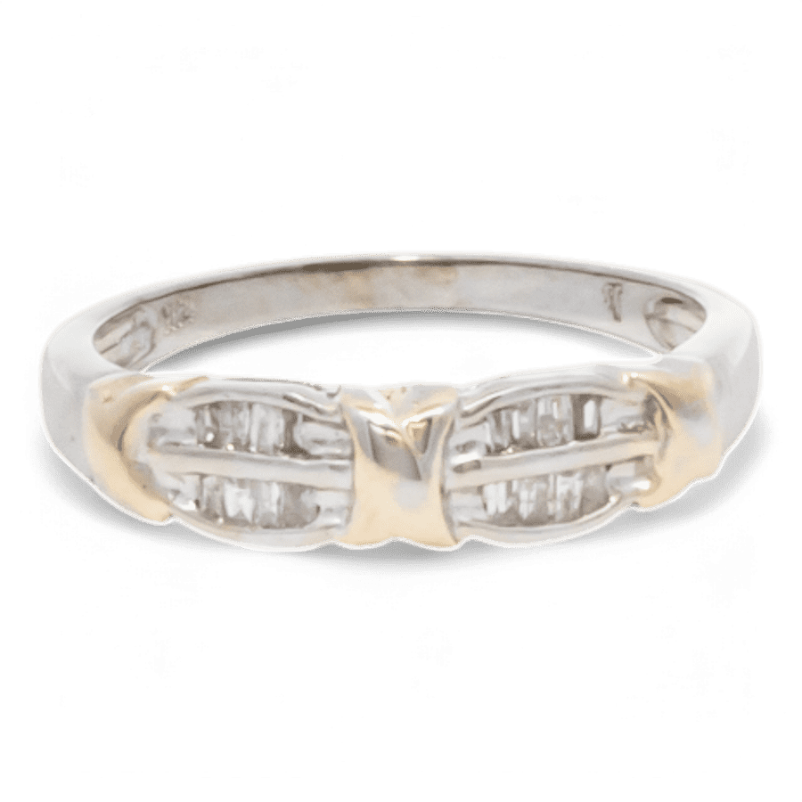  14k White Gold Ring with 0.16 Carats of Diamonds